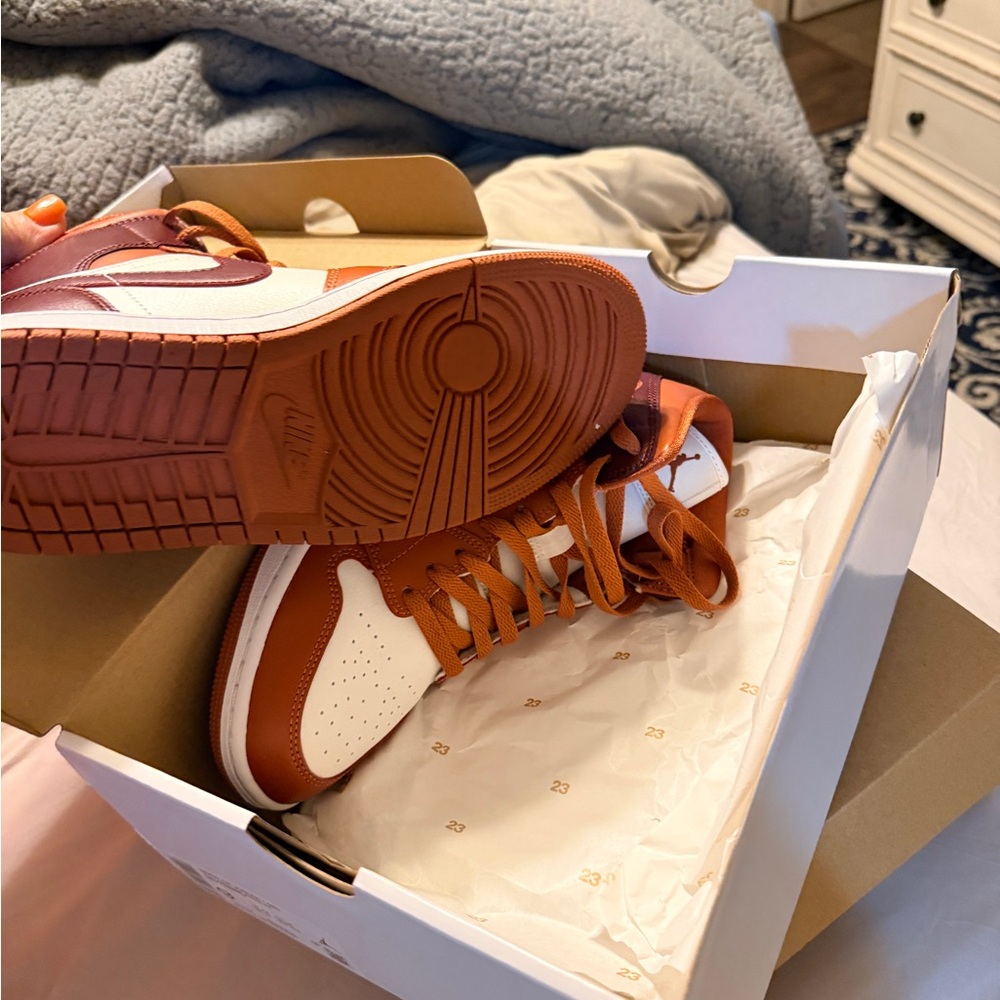 Nike High-Top Sneakers in White and Orange
